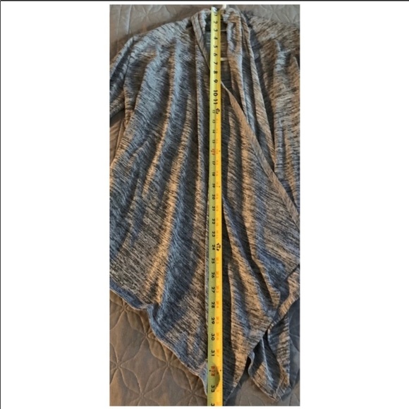 🧥🖤 Gray & White Drapey Sweater – Size L 🖤🧥 - Picture 7 of 11